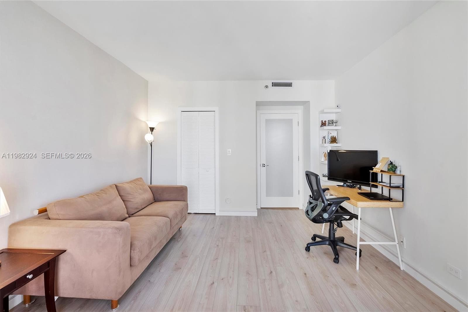 20191 E Country Club Dr 1903 photo 25