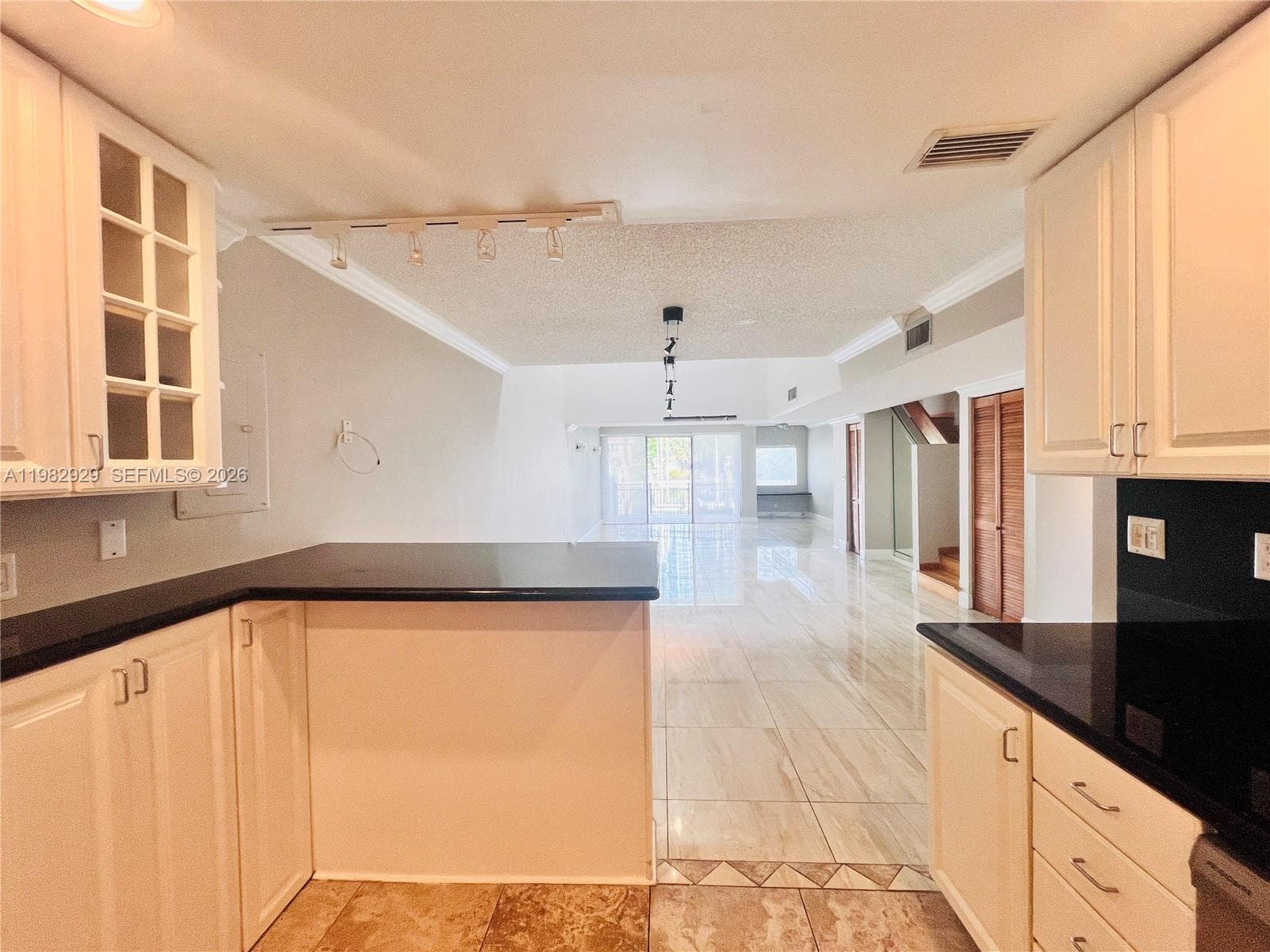 253 Poinciana Dr 603 photo 6