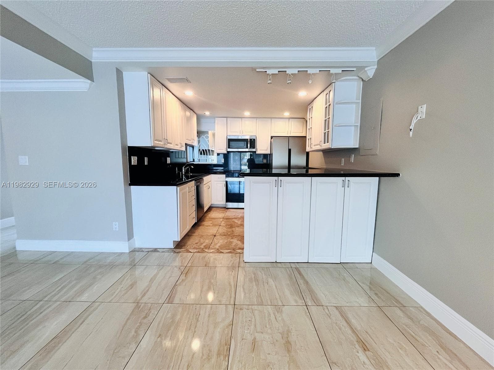 253 Poinciana Dr 603 photo 7