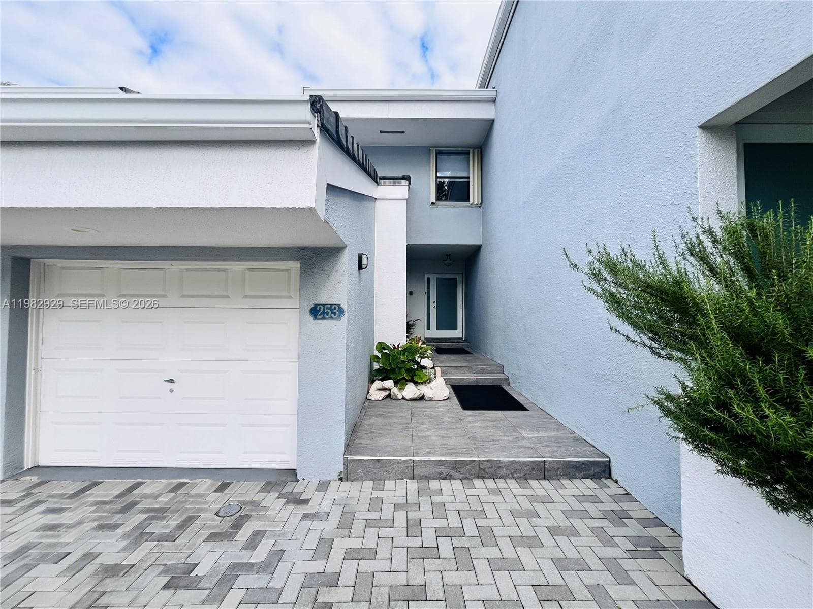 253 Poinciana Dr 603 photo 3