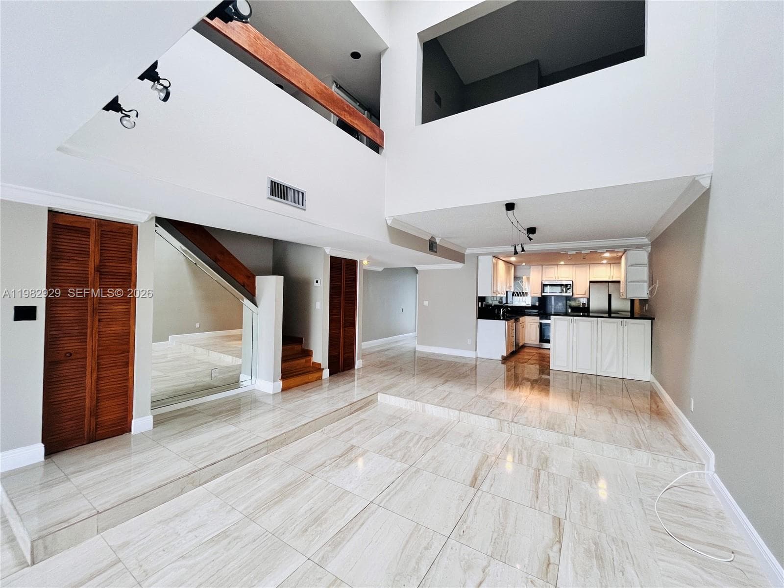 253 Poinciana Dr 603 photo 15