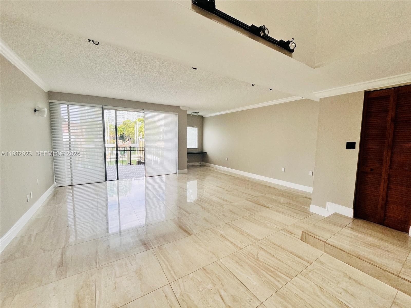 253 Poinciana Dr 603 photo 11