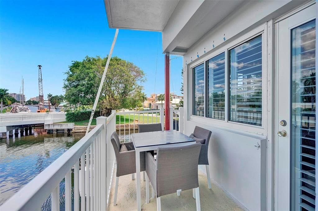 535 Hendricks Isle 209 photo 23