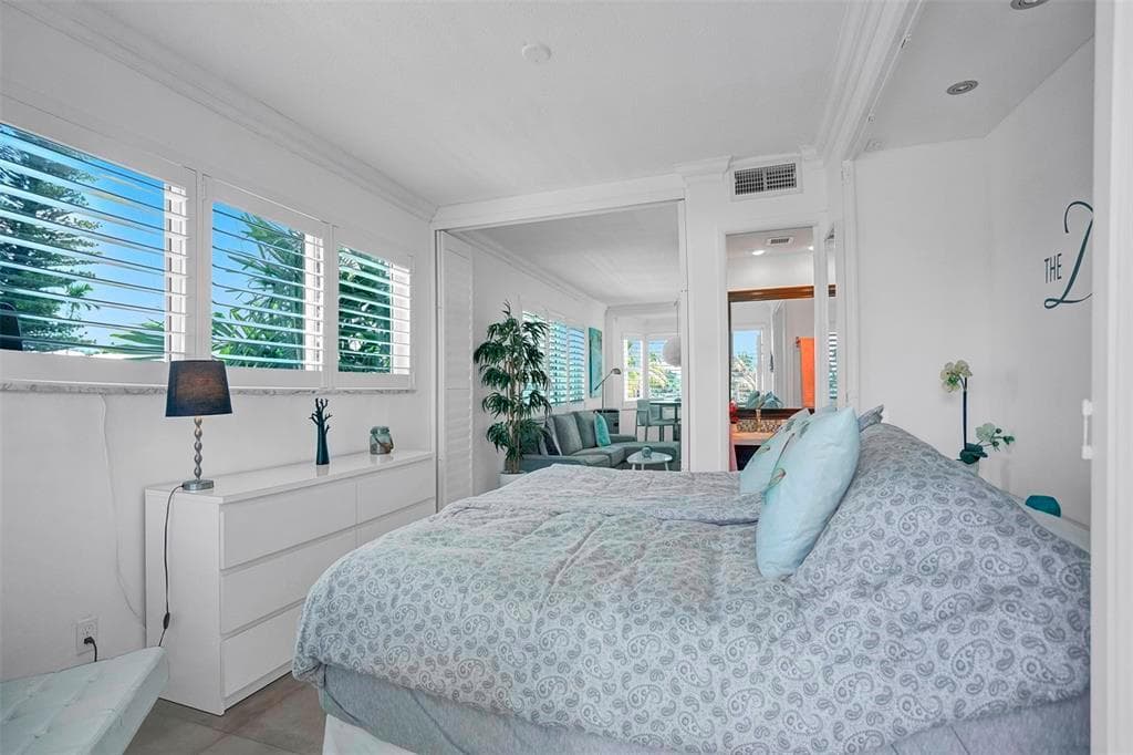 535 Hendricks Isle 209 photo 12