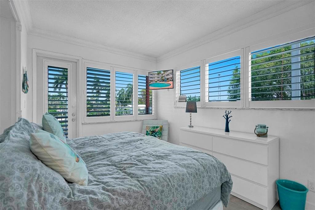 535 Hendricks Isle 209 photo 14