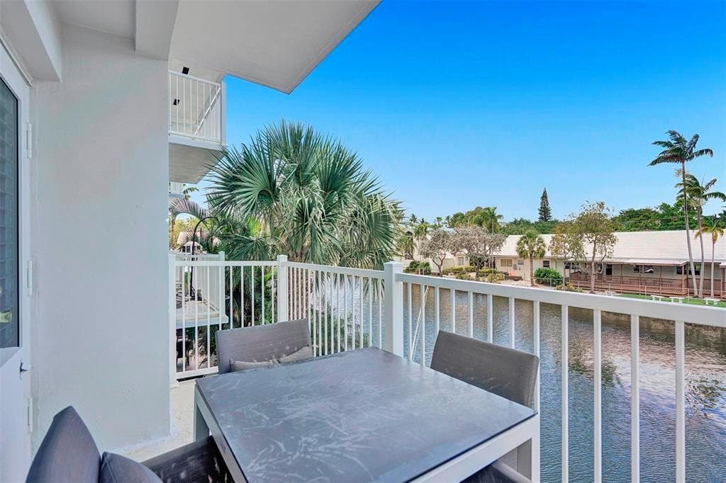 535 Hendricks Isle 209 photo 25