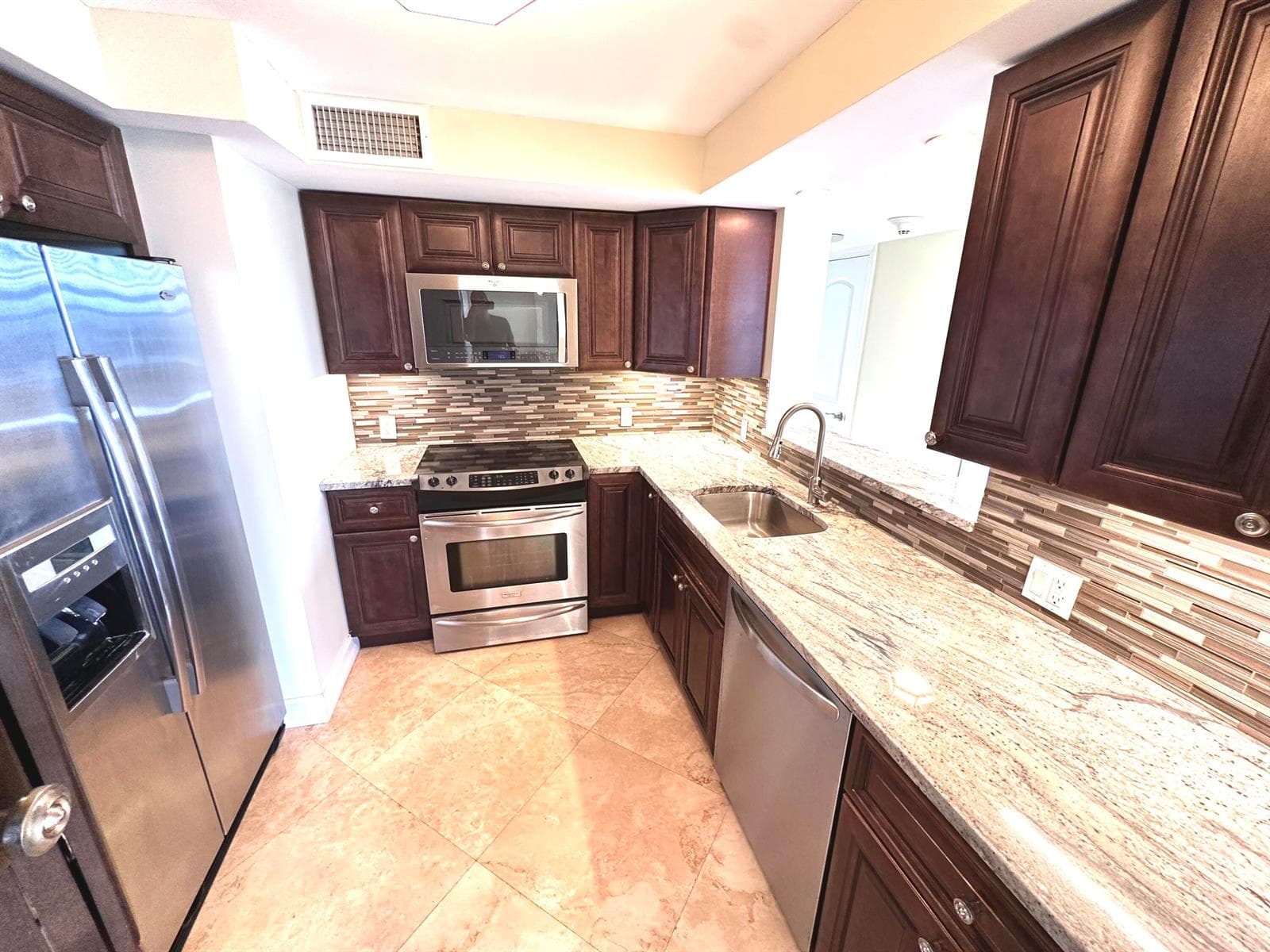 1 Las Olas Circle 1009 photo 13