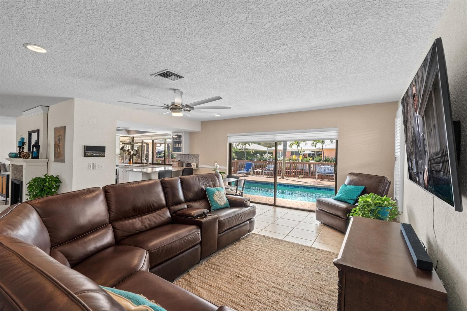 1223 SW Pepperridge Terrace photo 4