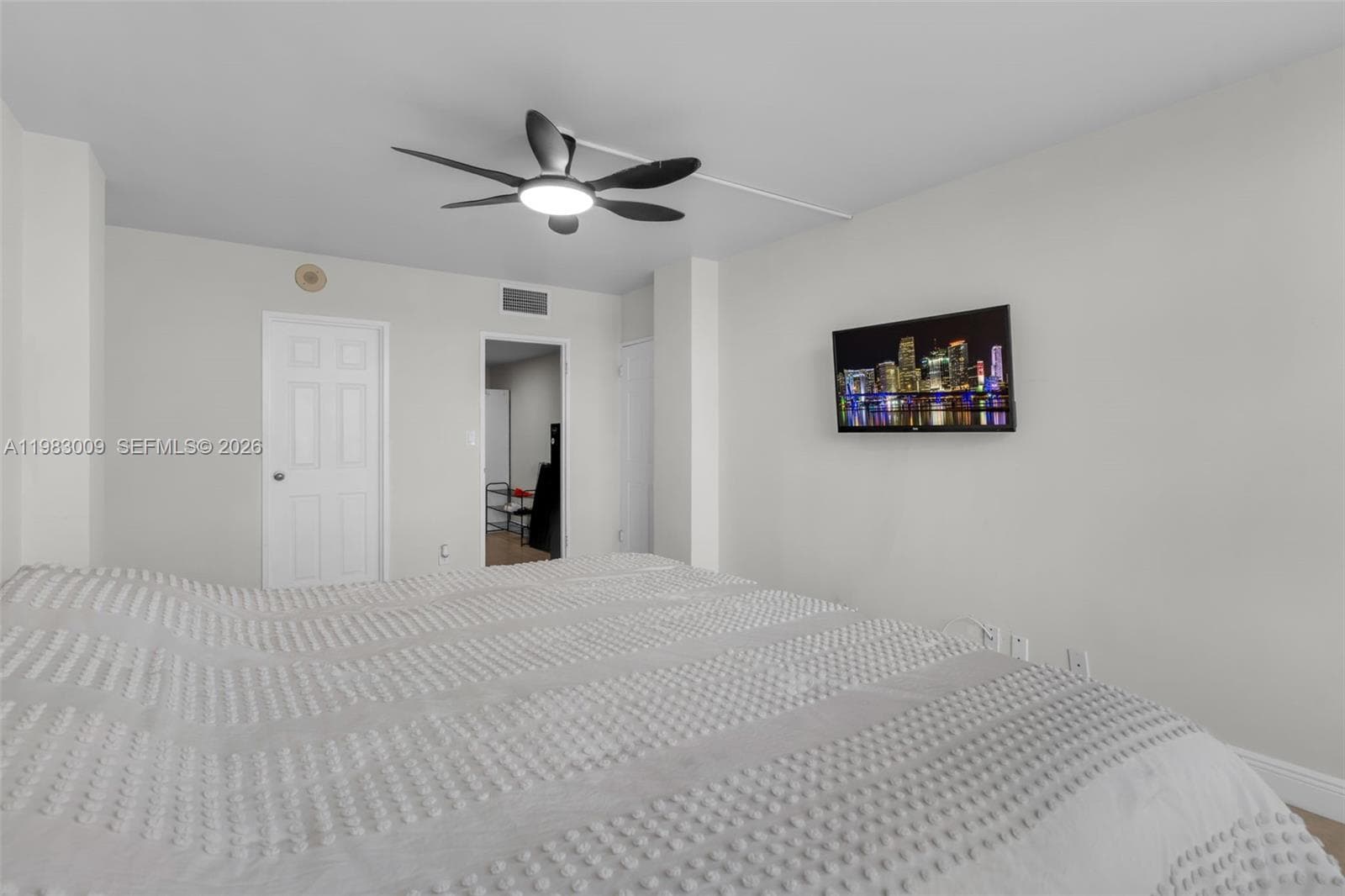 500 Three Islands Blvd 226 photo 14