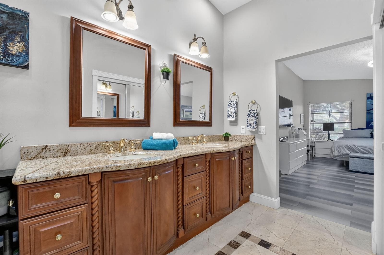 2683 Emerald Way N photo 13