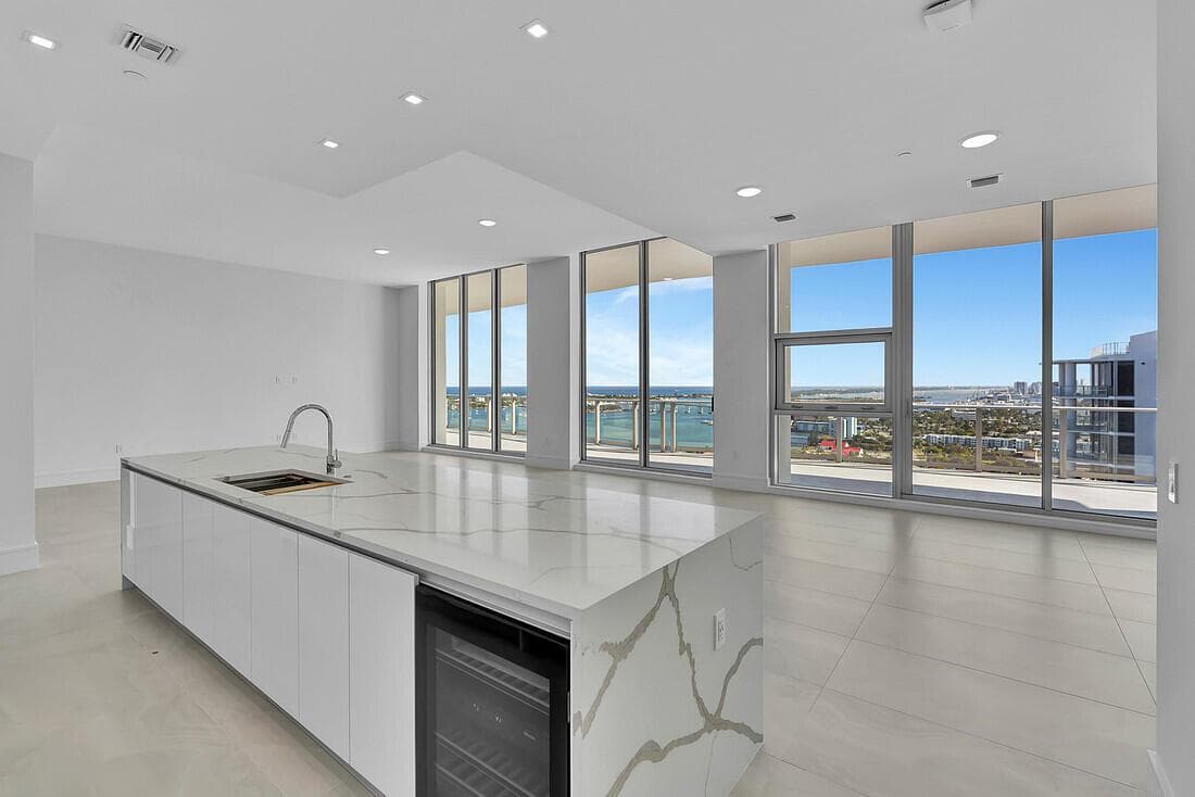 220 Lake Shore Drive 2411 photo 2