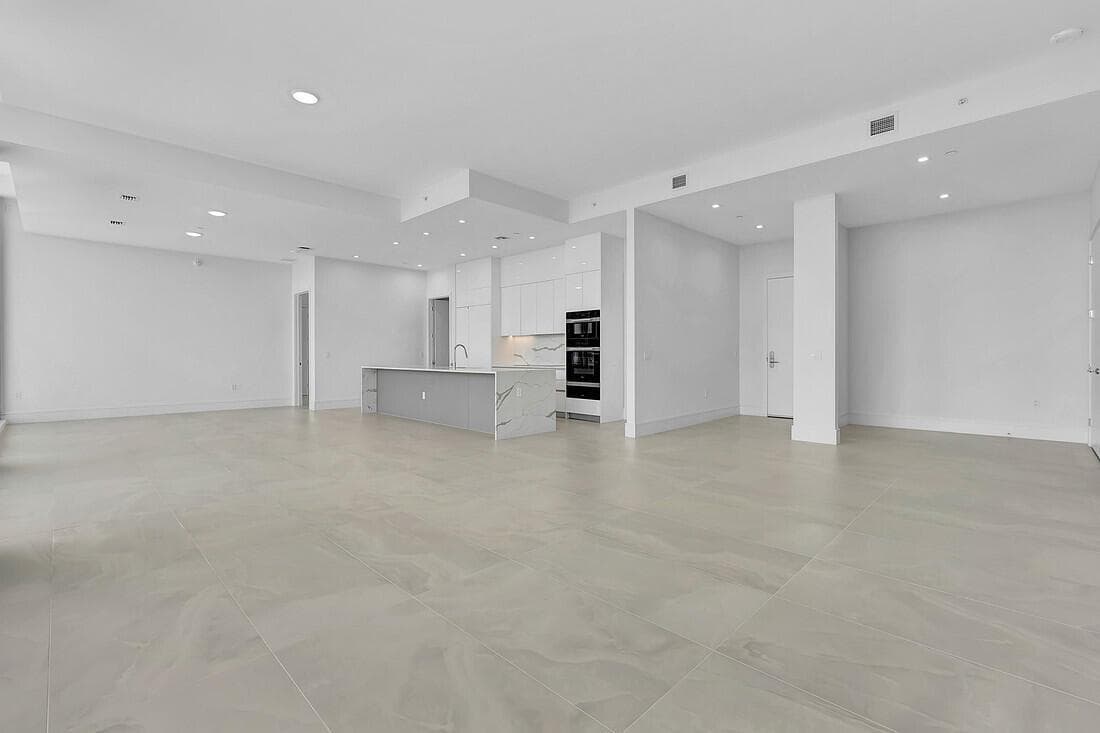 220 Lake Shore Drive 2411 photo 4