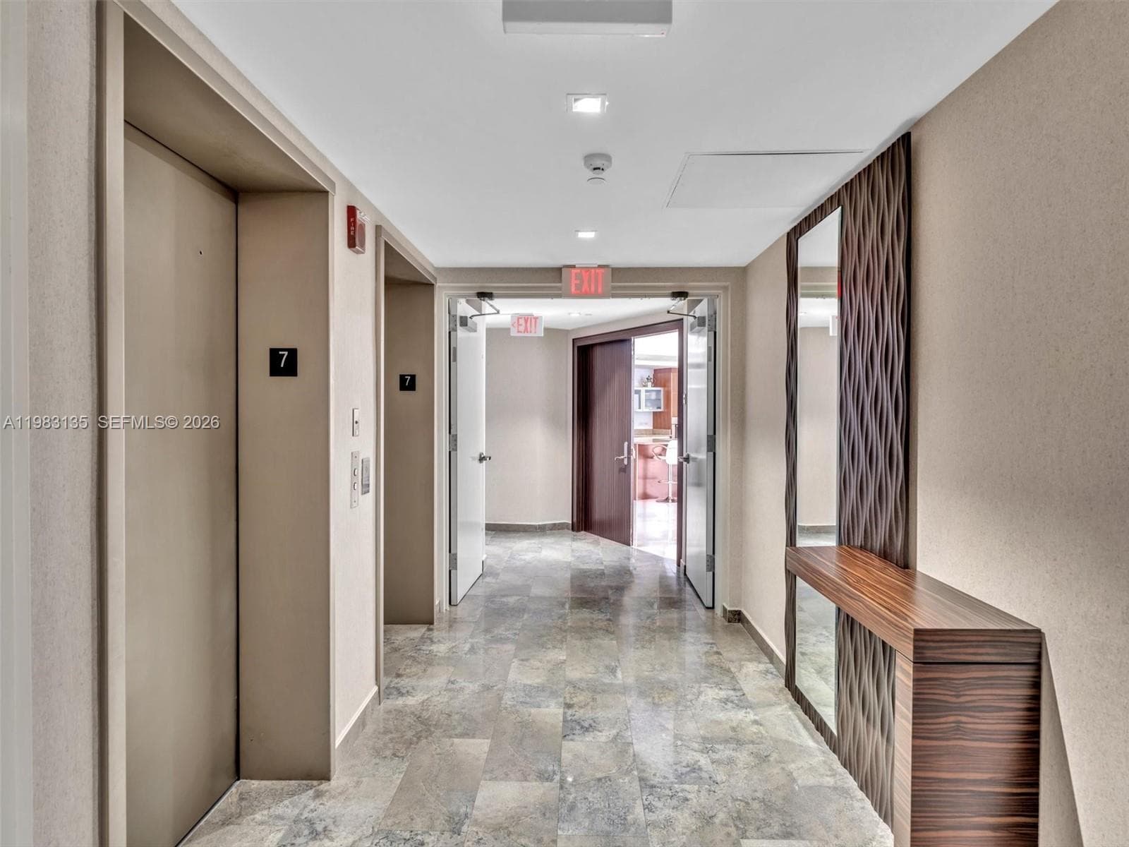 17201 Collins Ave 704 photo 2