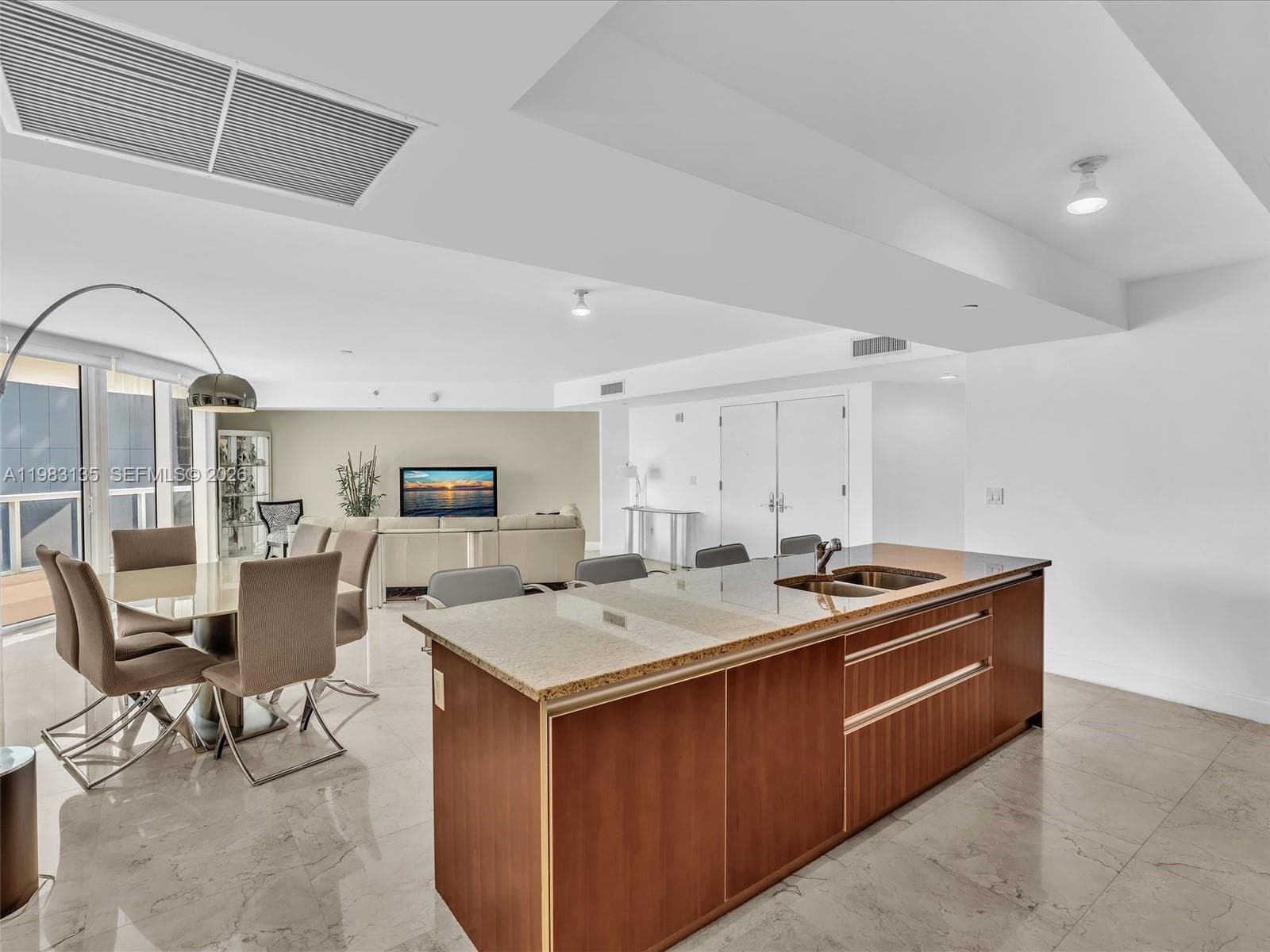 17201 Collins Ave 704 photo 12