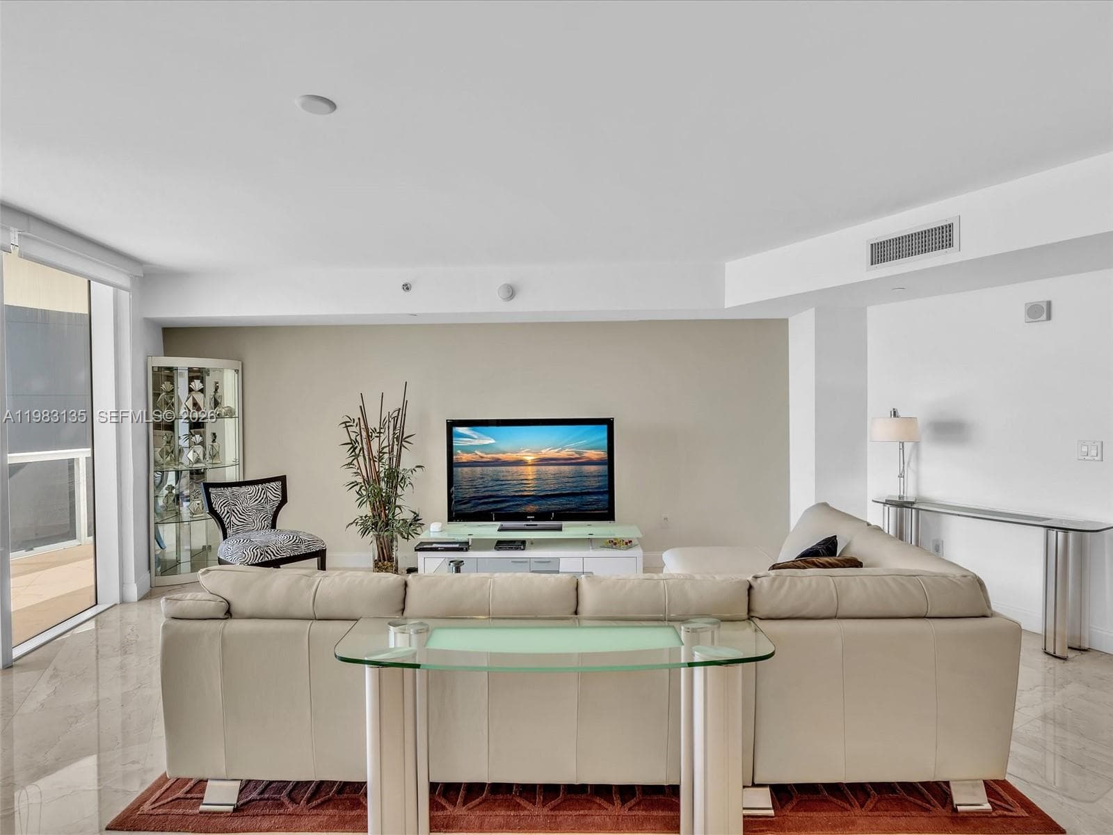 17201 Collins Ave 704 photo 9