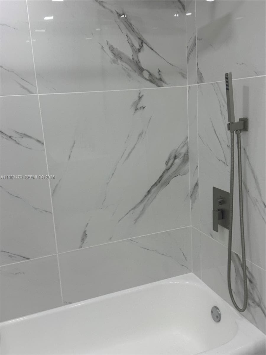 10185 Collins Ave 606 photo 7