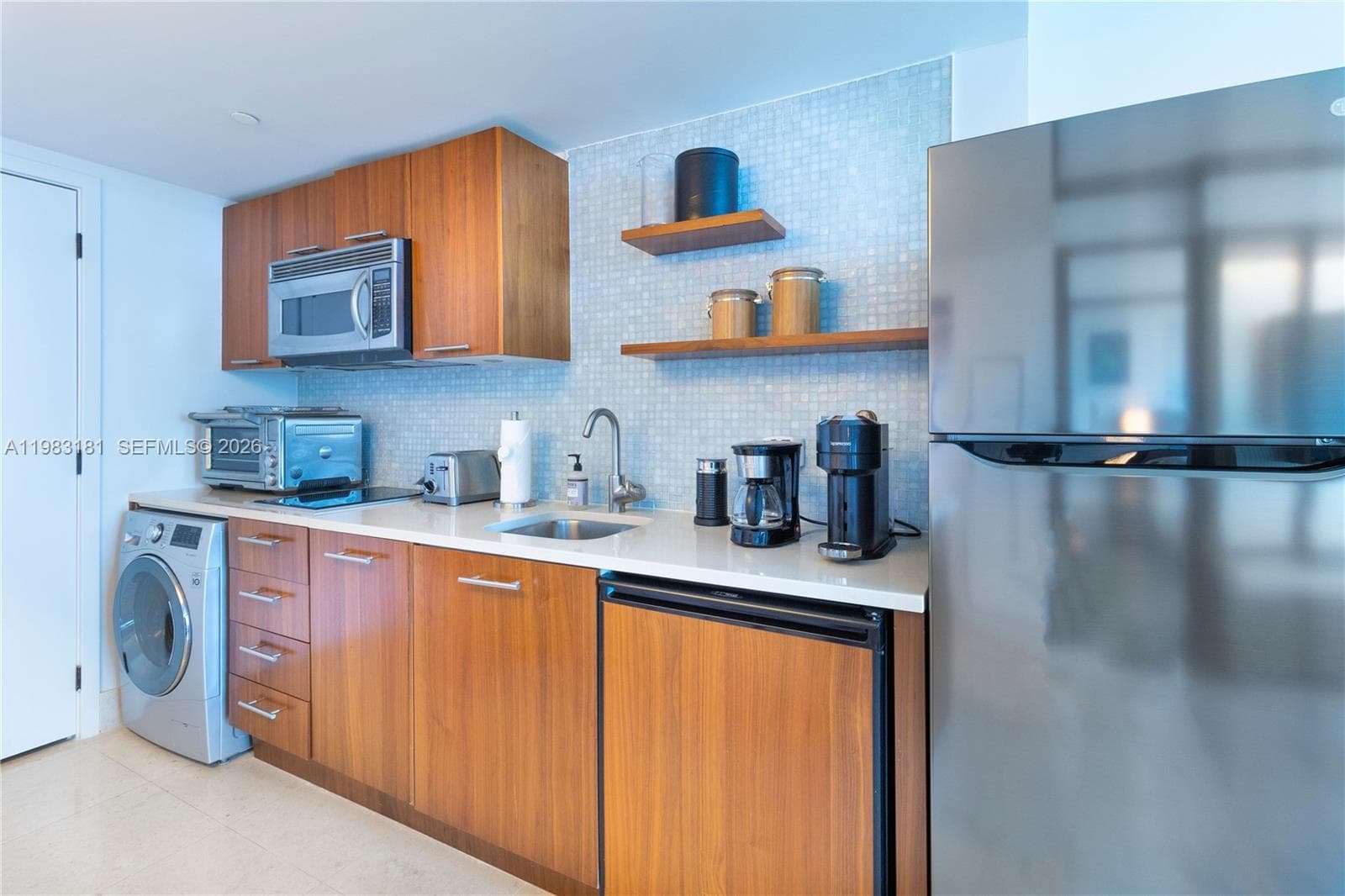 6801 Collins Ave #610 Door 612 photo 7