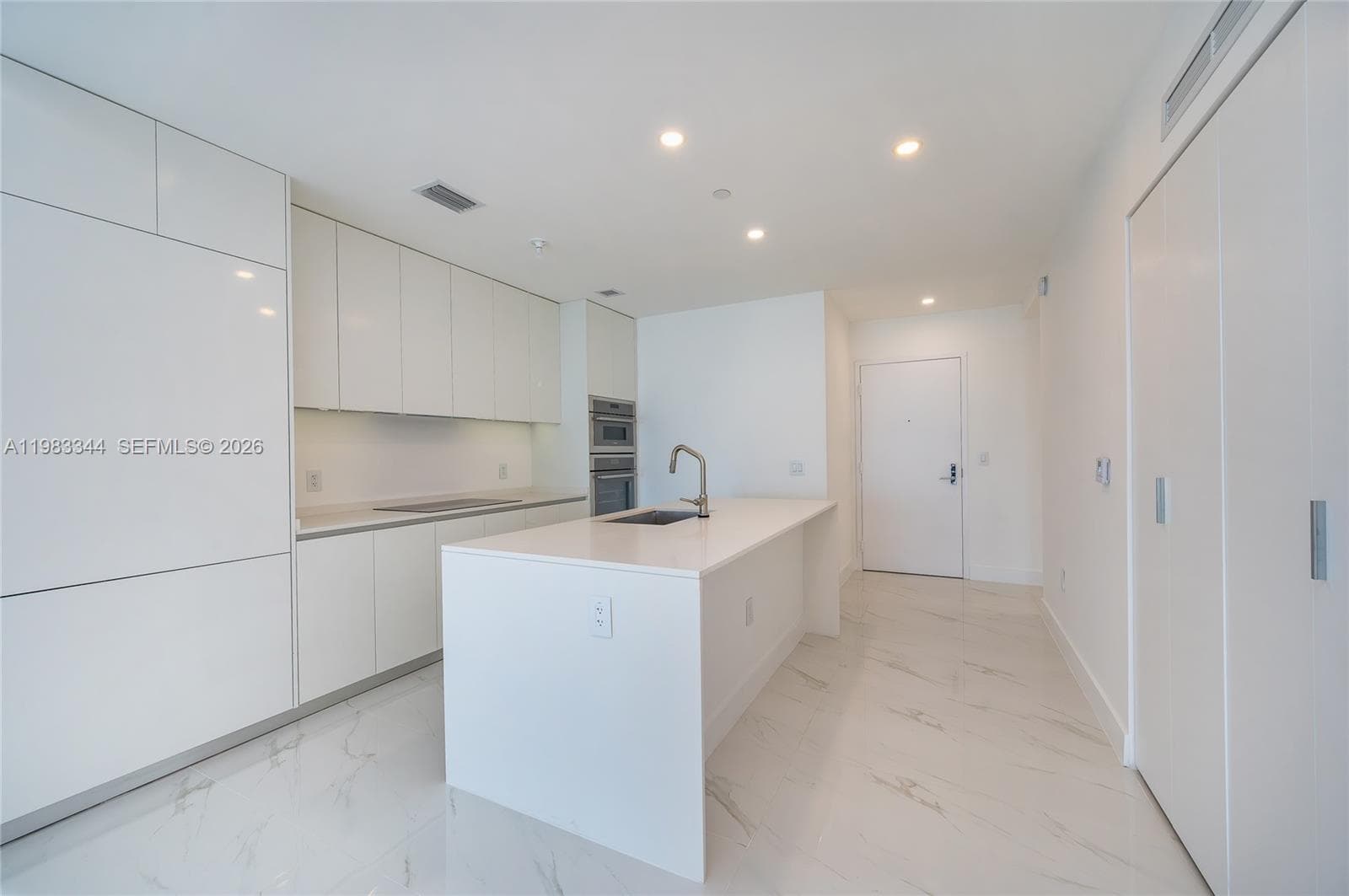 700 24th St 2506 photo 6