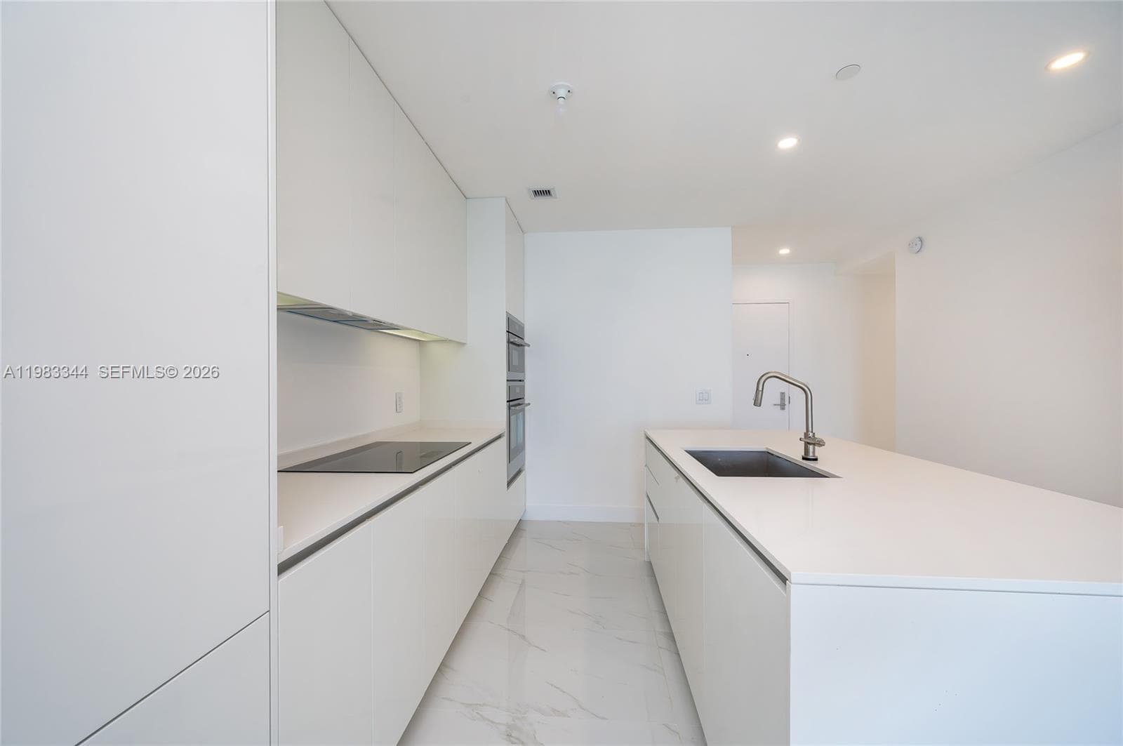 700 24th St 2506 photo 7