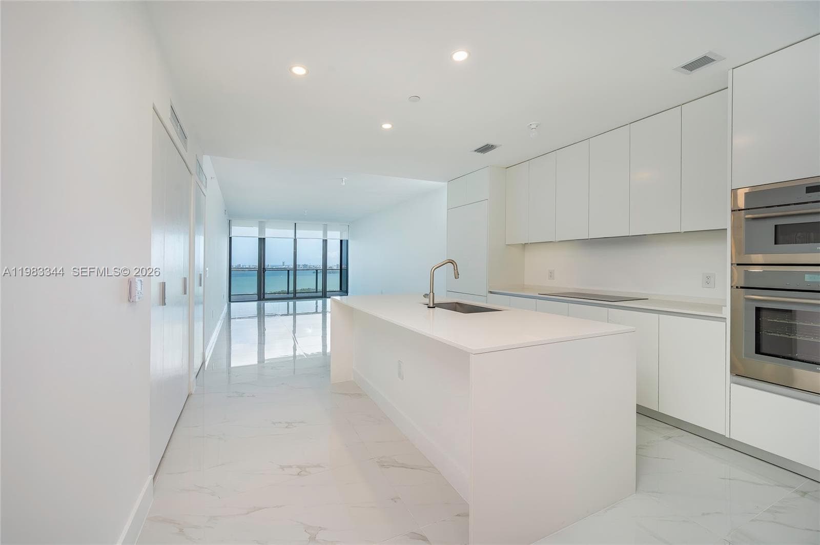 700 24th St 2506 photo 5