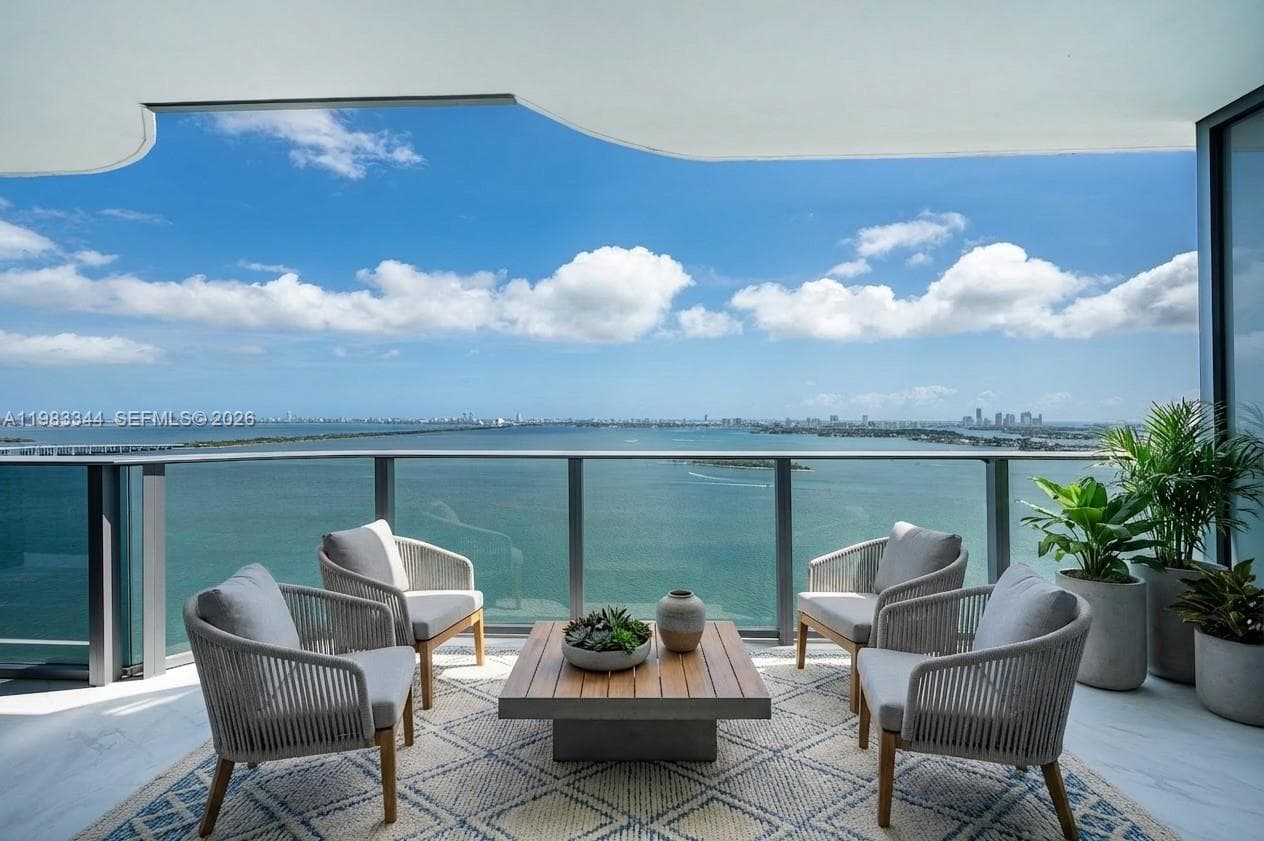 700 24th St 2506 photo 14