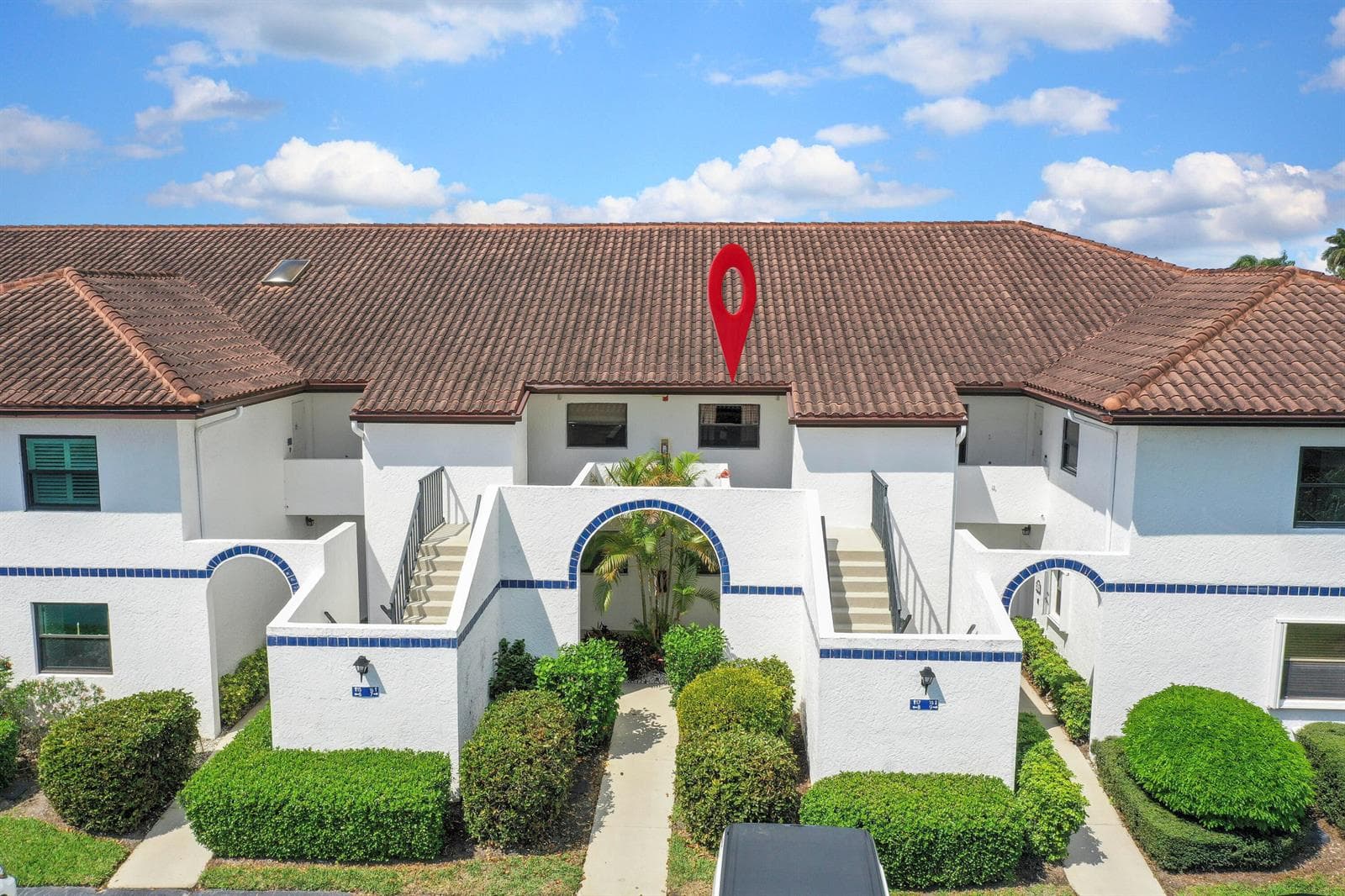 6041 SE Landing Way photo 2