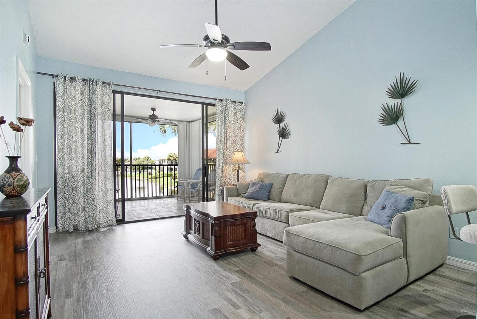 6041 SE Landing Way photo 1