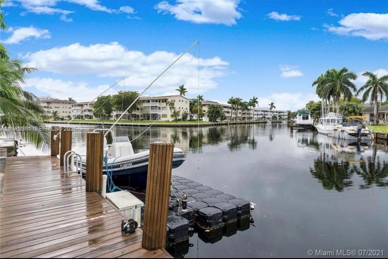 455 Golden Isles Dr 308 photo 1