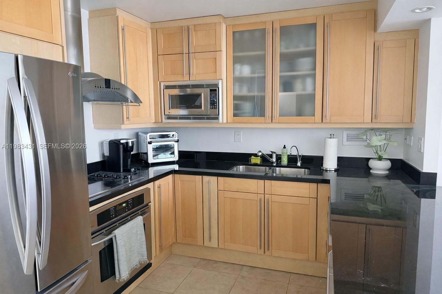 2301 Collins Ave 1501 photo 19