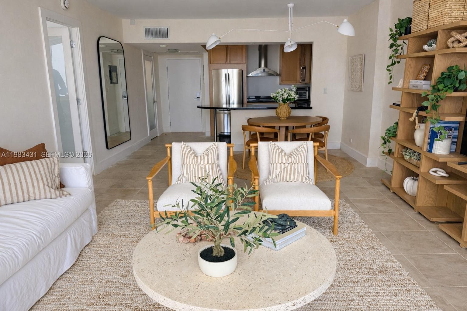 2301 Collins Ave 1501 photo 4