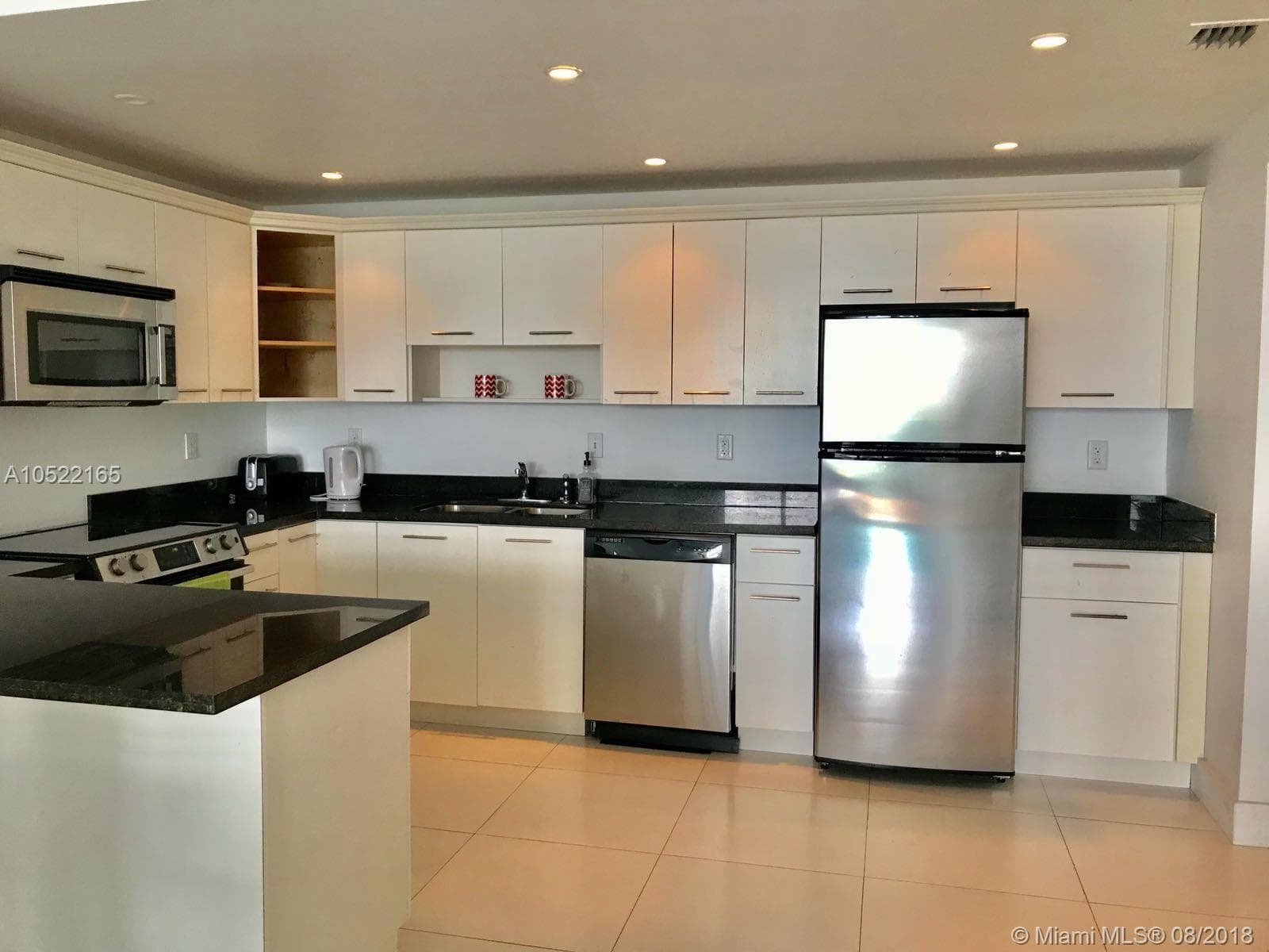 19390 Collins Avenue 901 photo 5