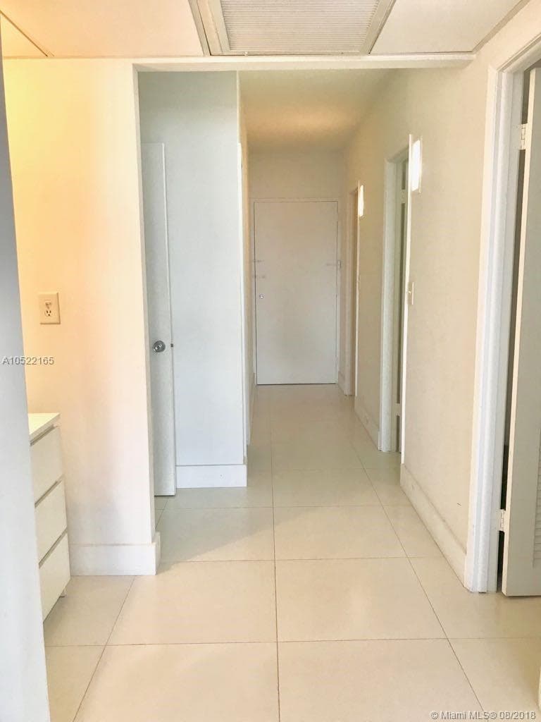 19390 Collins Avenue 901 photo 9