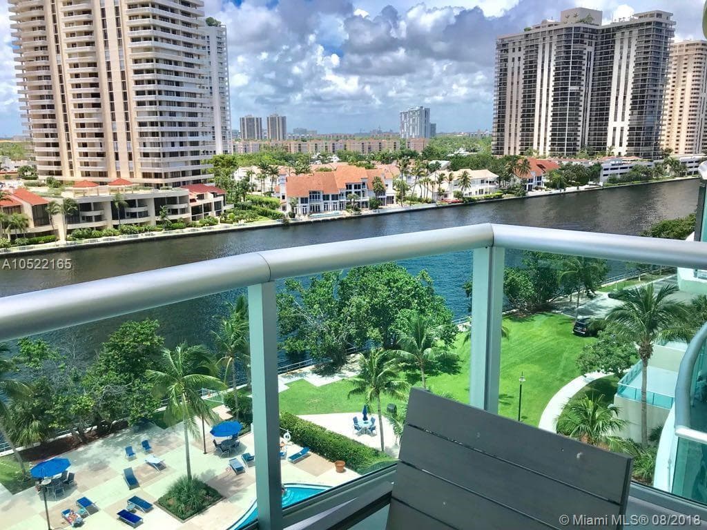19390 Collins Avenue 901 photo 4