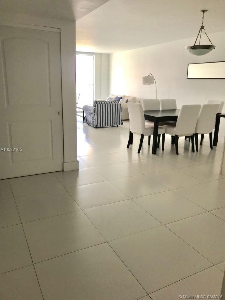 19390 Collins Avenue 901 photo 8