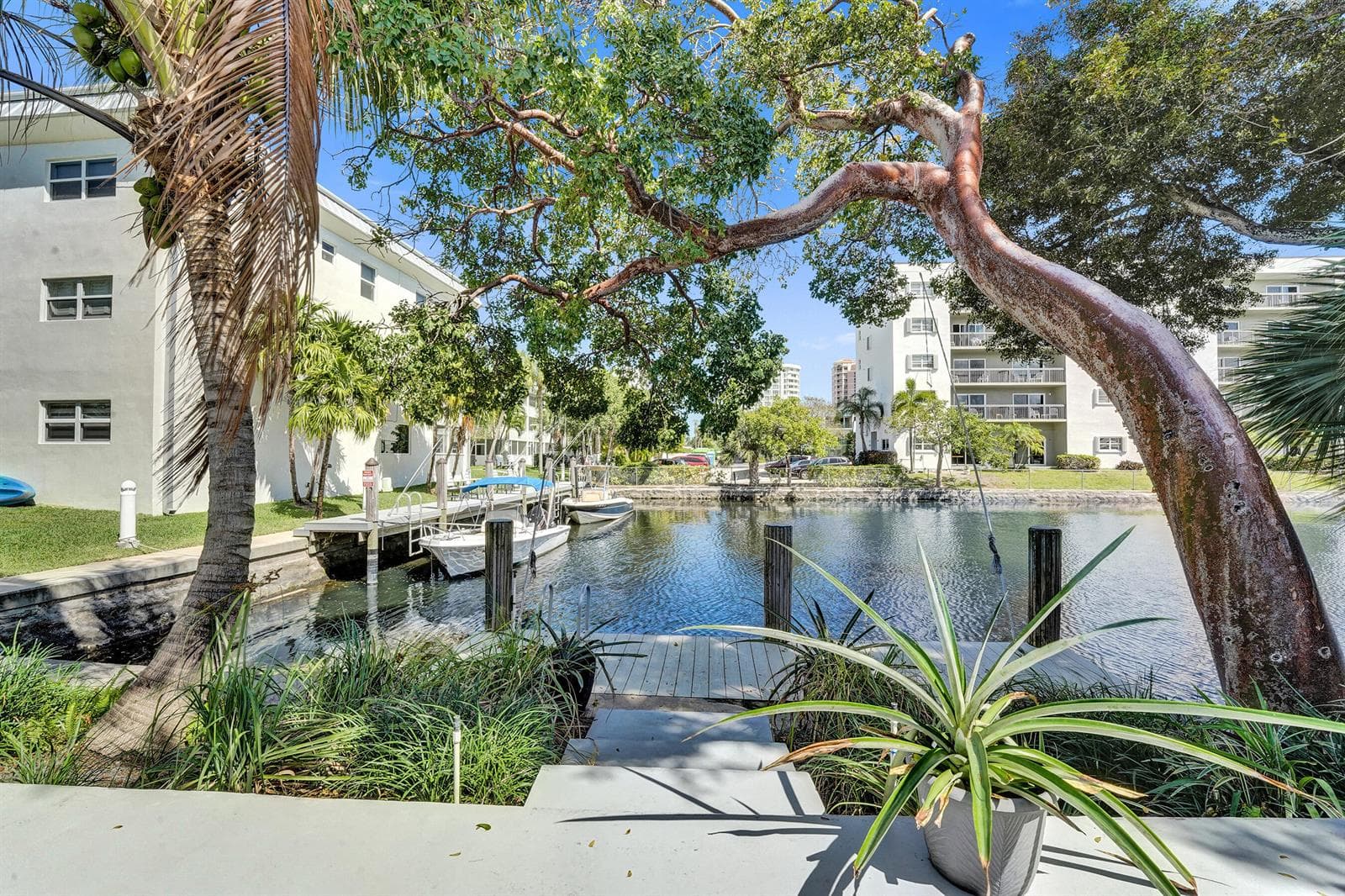 1431 S Ocean Boulevard 37 photo 3