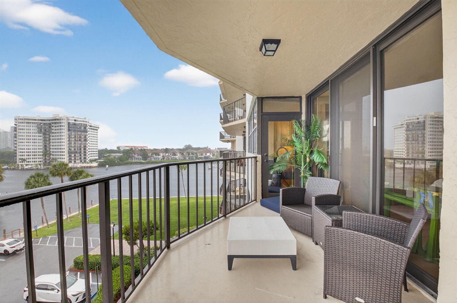 899 Jeffery Street 5100 photo 13