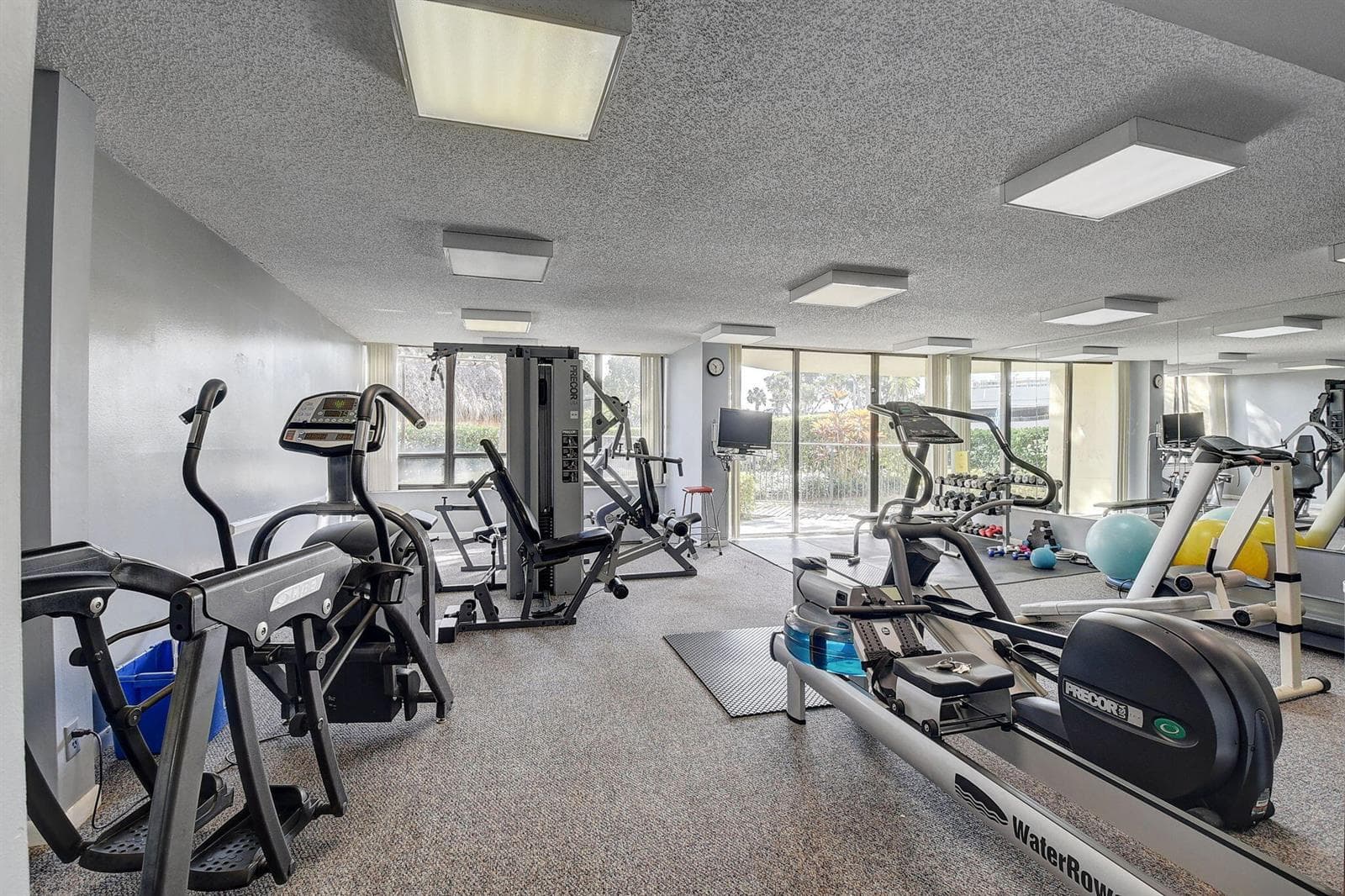 899 Jeffery Street 5100 photo 24
