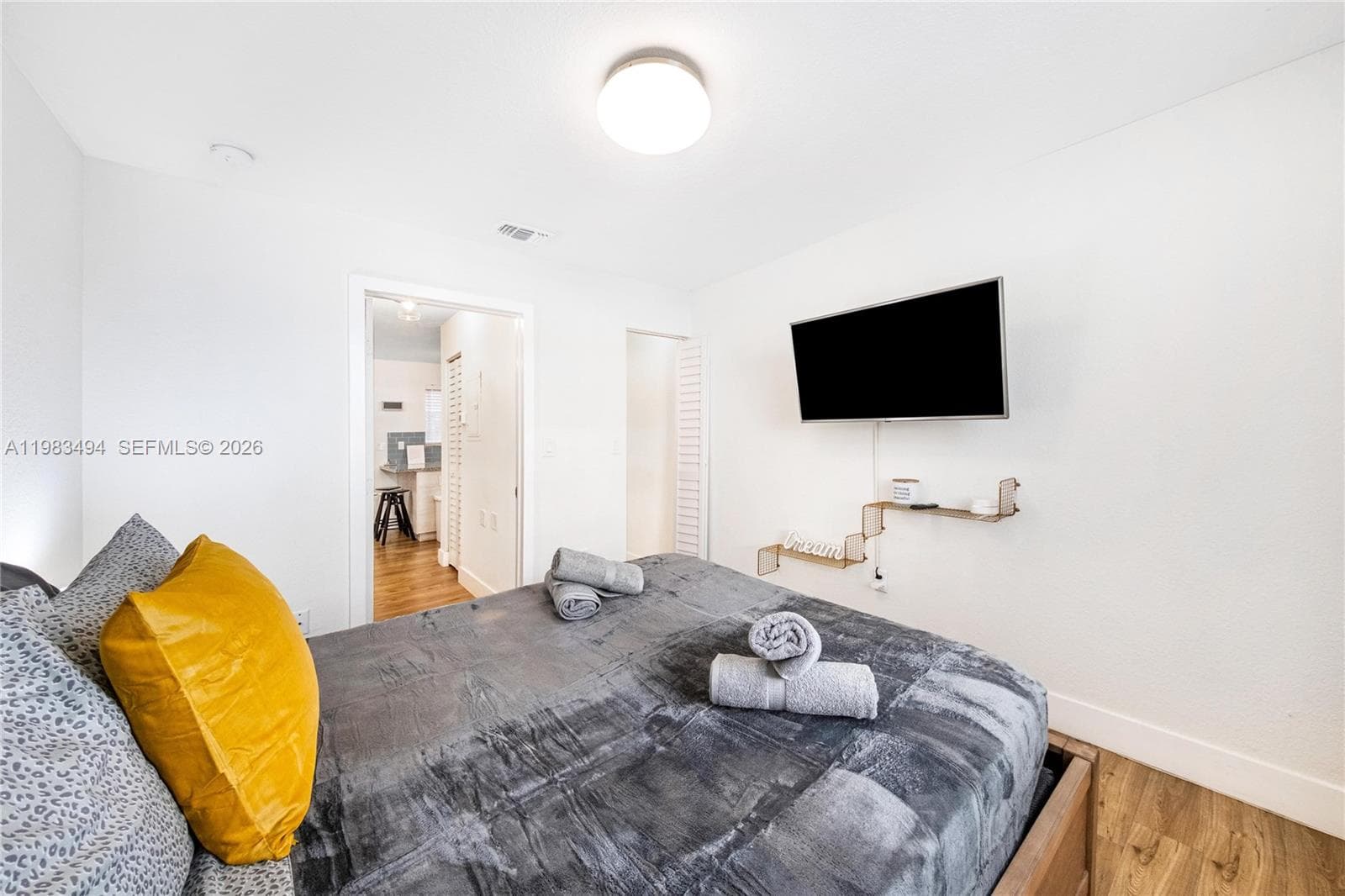 237 38th St 4 photo 10