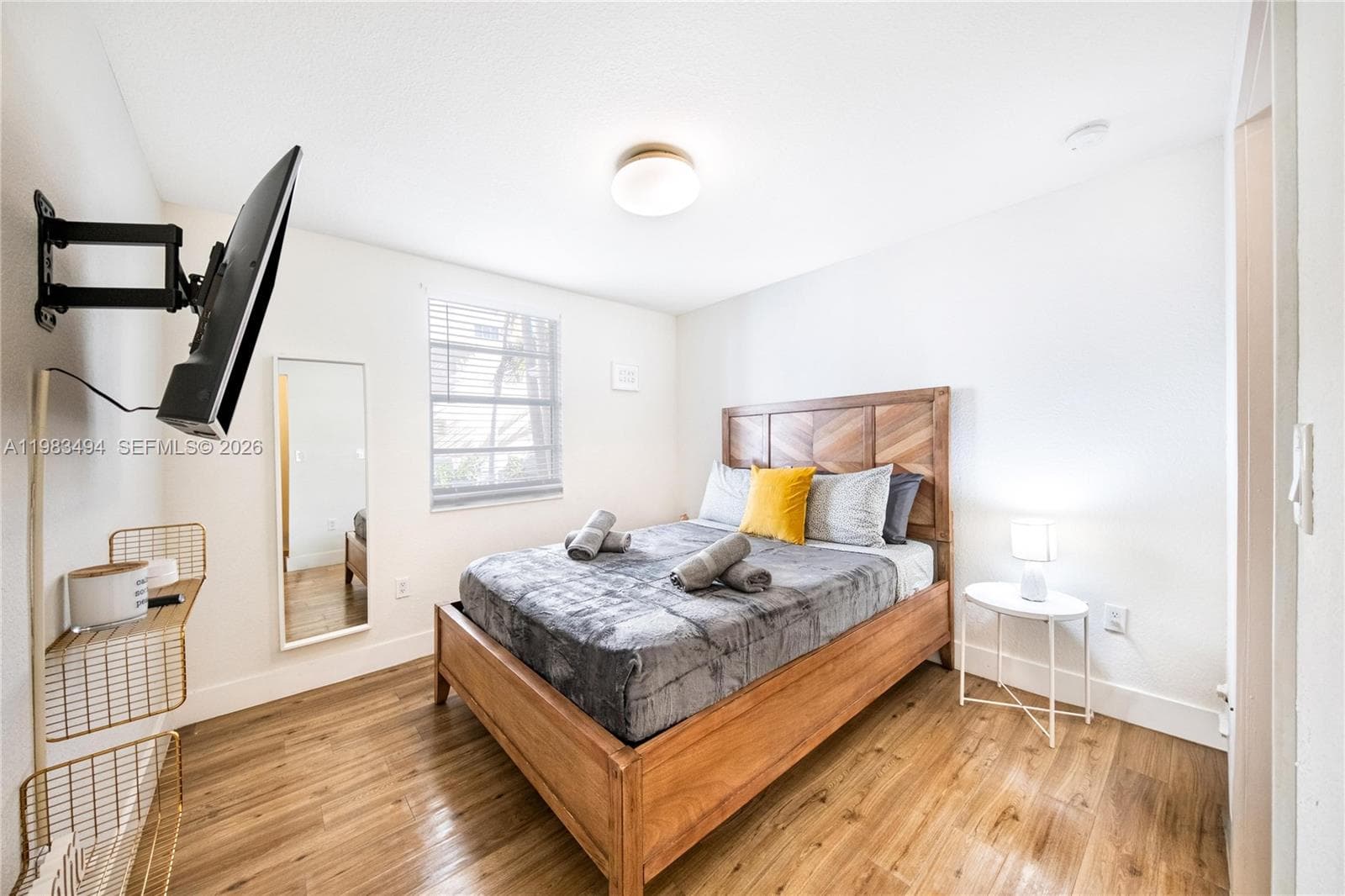 237 38th St 4 photo 11