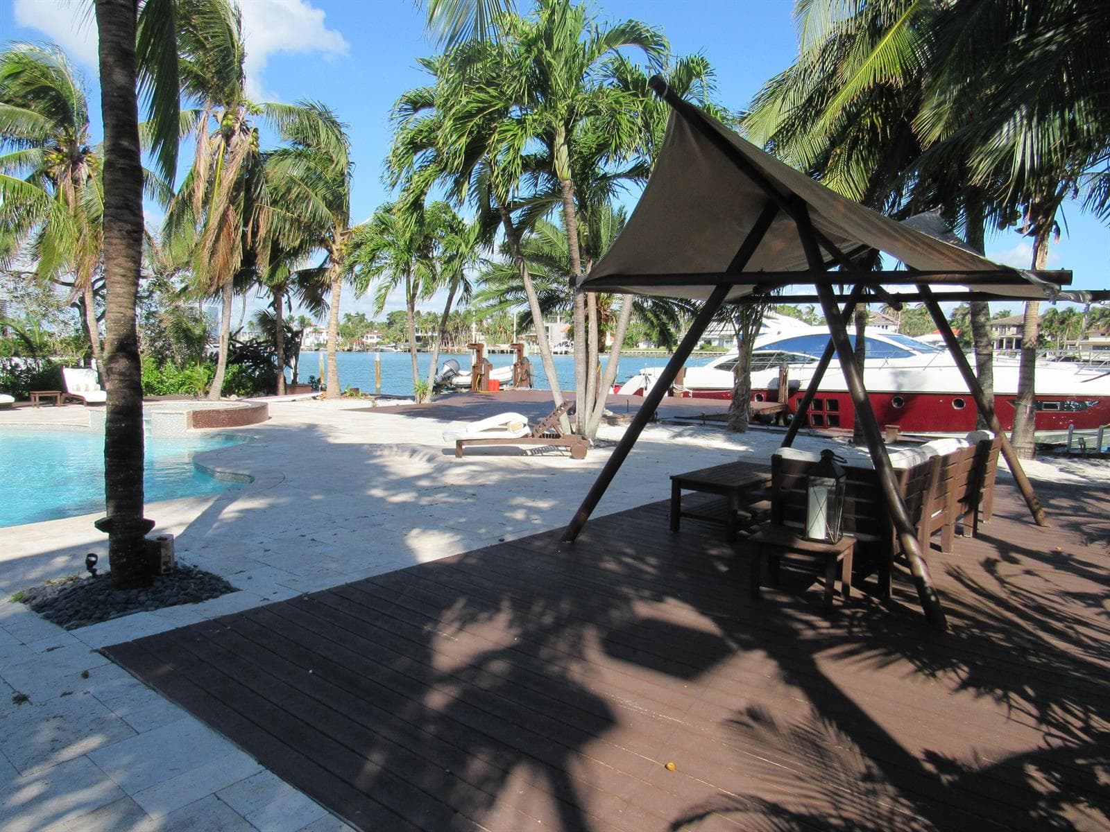 185 Palm Avenue 2