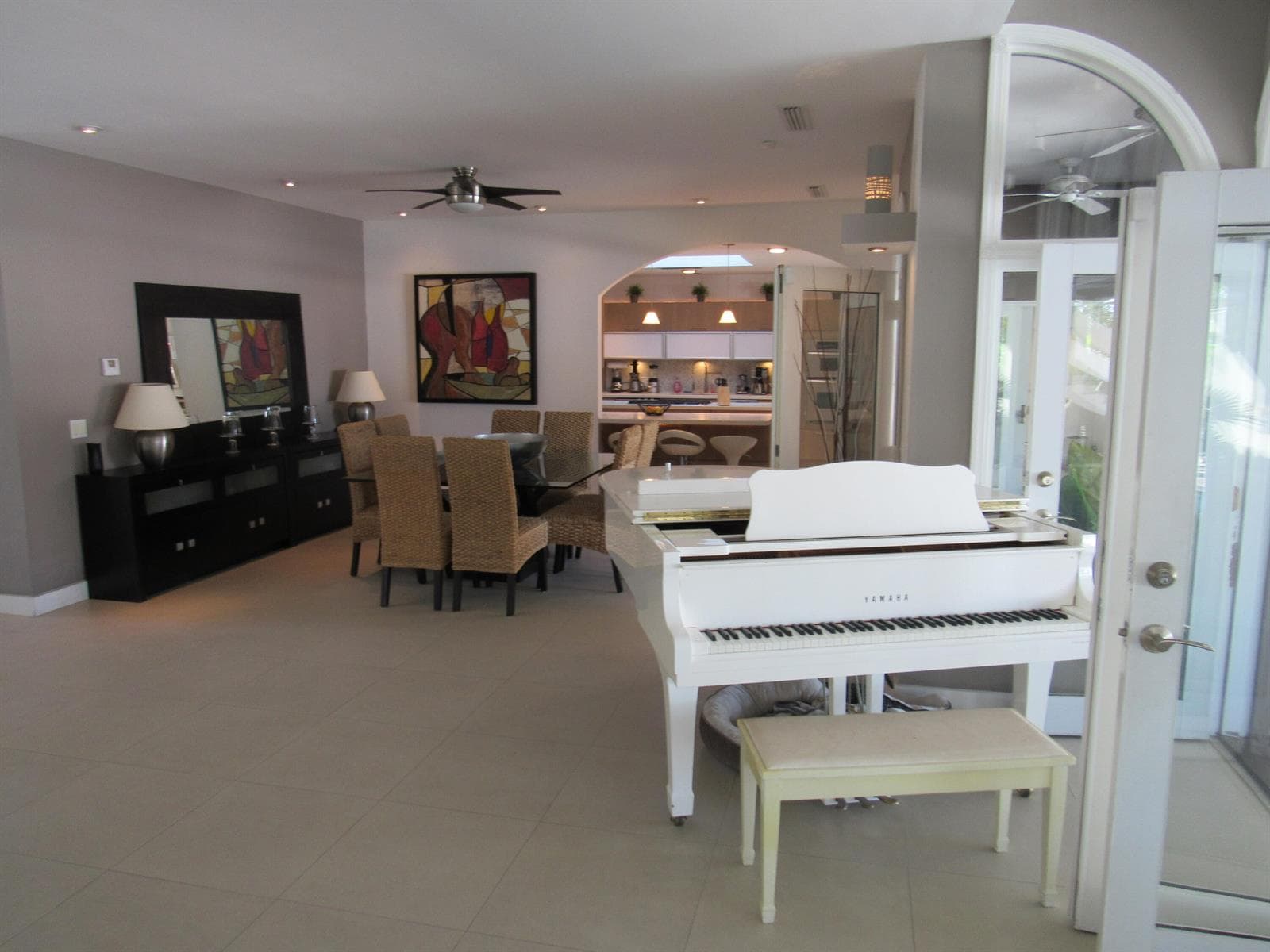 185 Palm Avenue photo 9