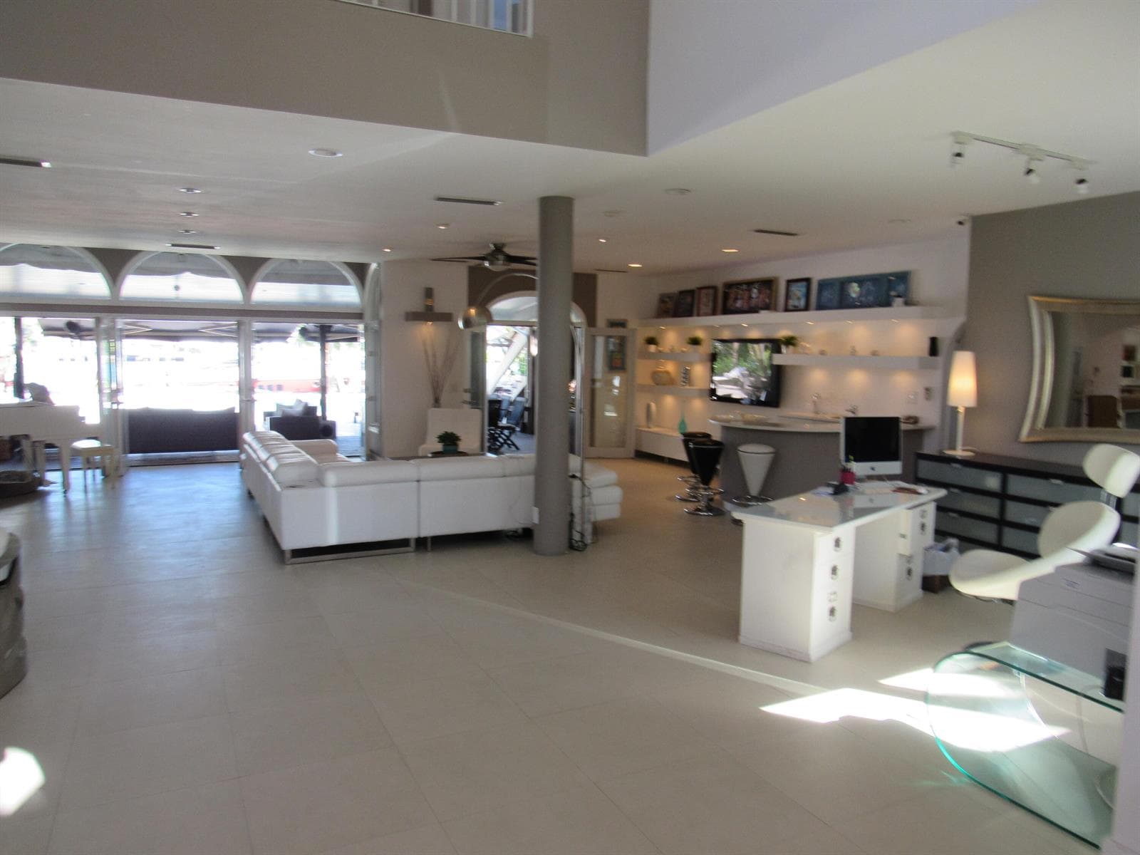 185 Palm Avenue photo 15