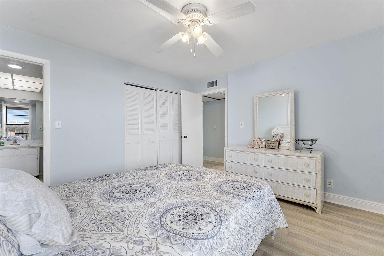 8 N Royal Palm Way 6040 photo 10