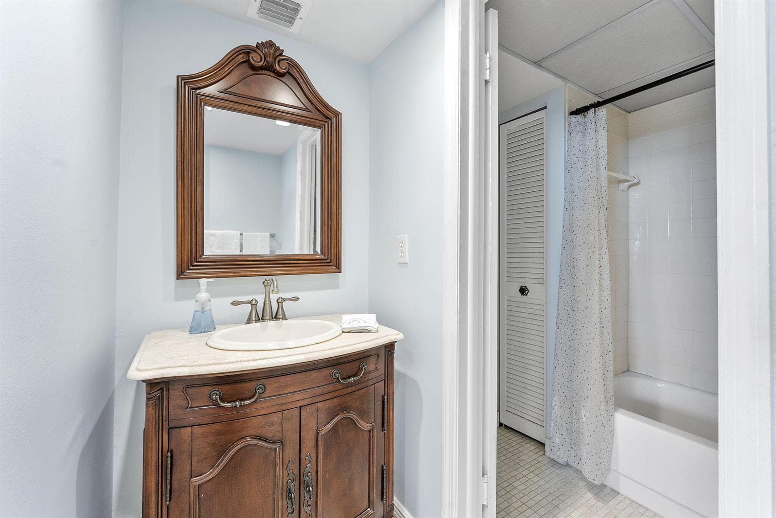8 N Royal Palm Way 6040 photo 15