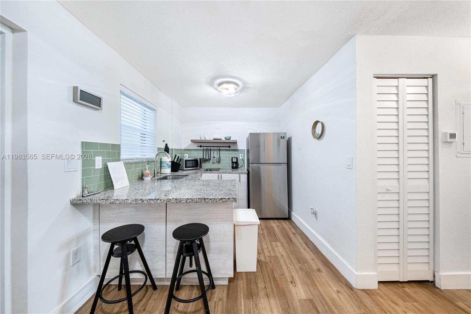 237 38th St 4 photo 5