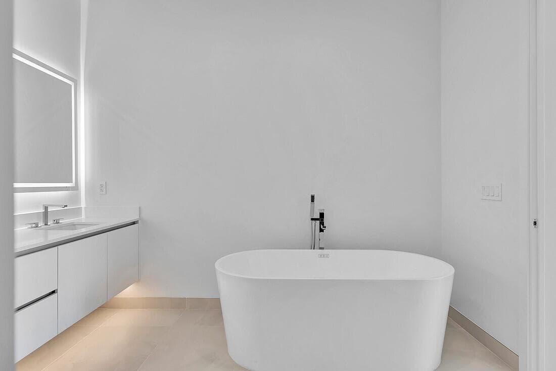 220 Lake Shore Drive 2411 photo 16
