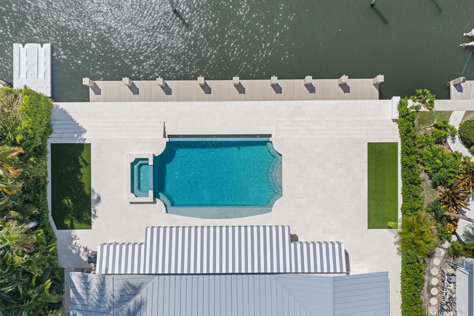 1102 Island Drive photo 2