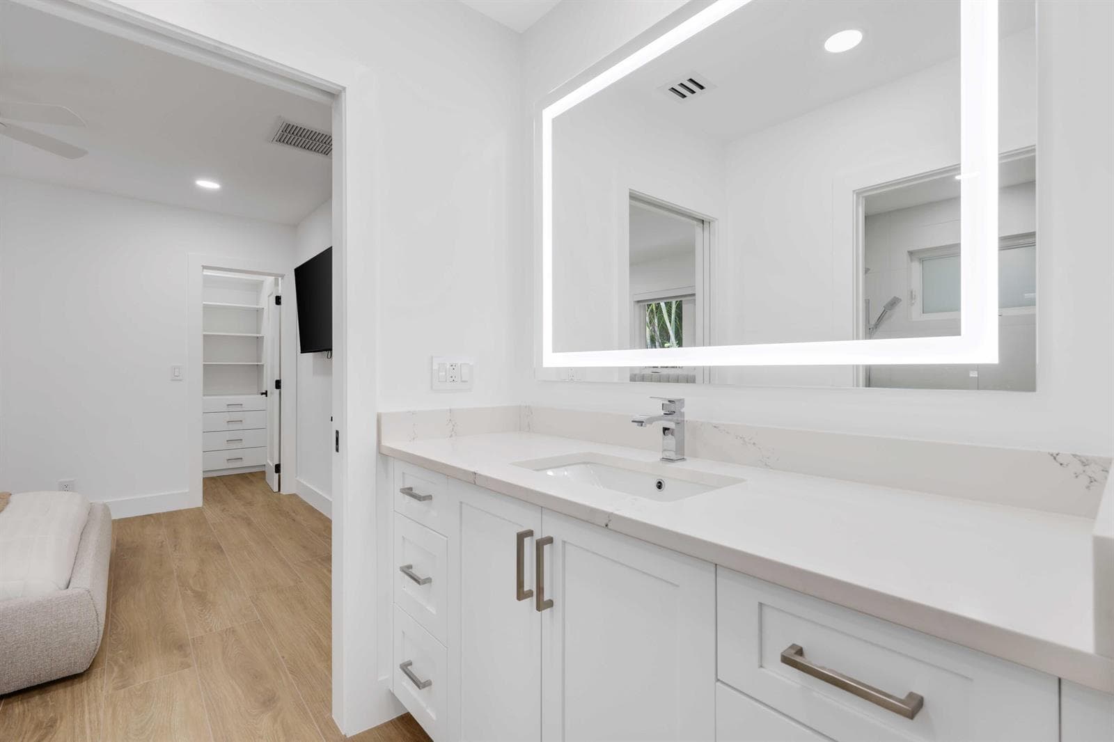 1102 Island Drive photo 17