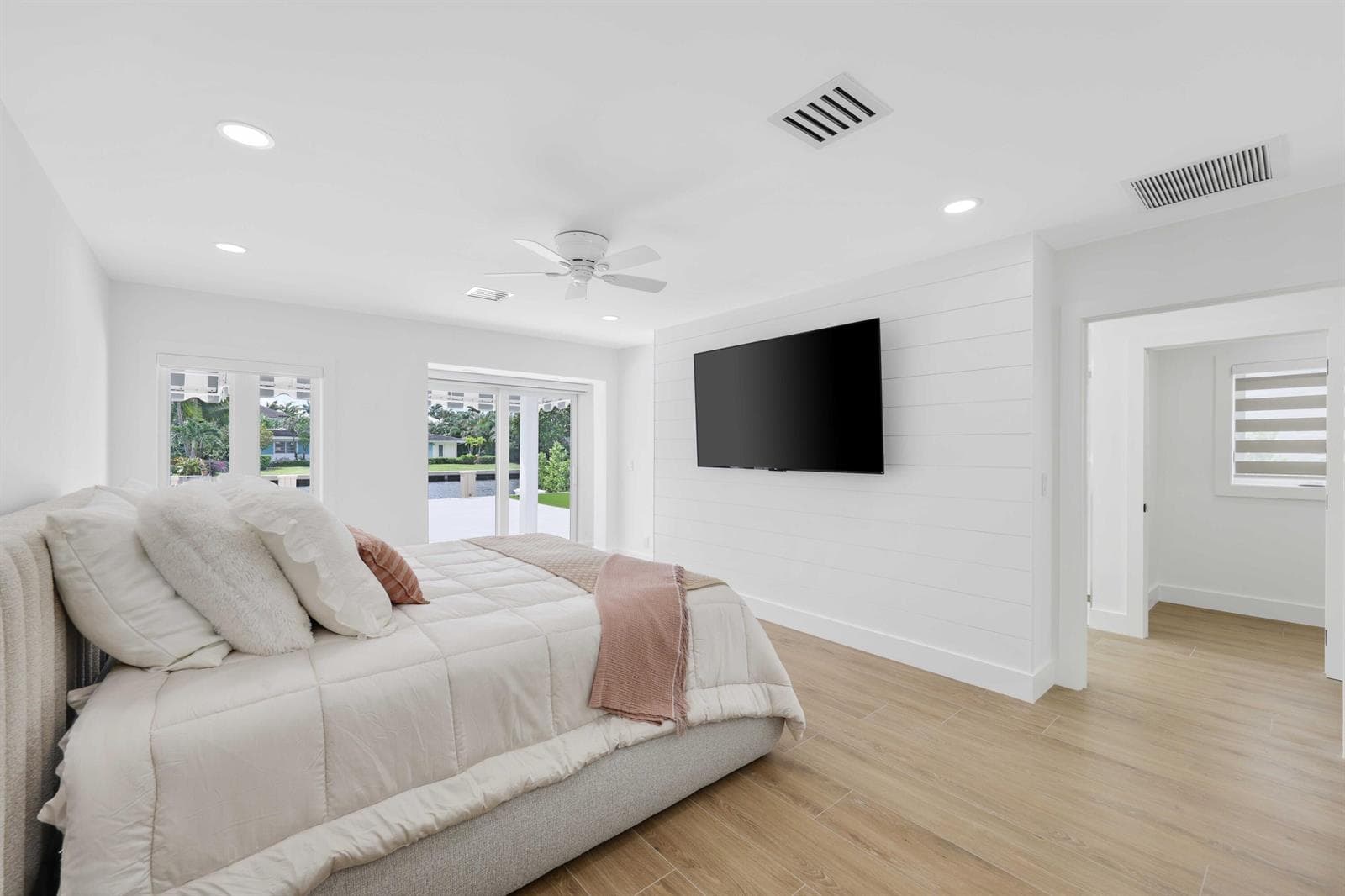 1102 Island Drive photo 9
