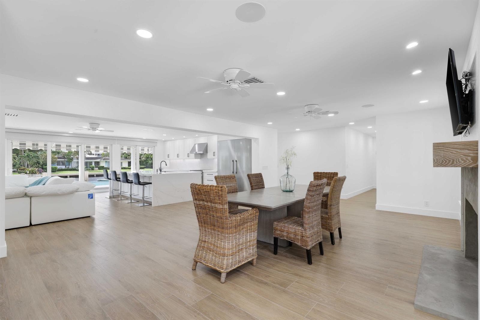 1102 Island Drive photo 8
